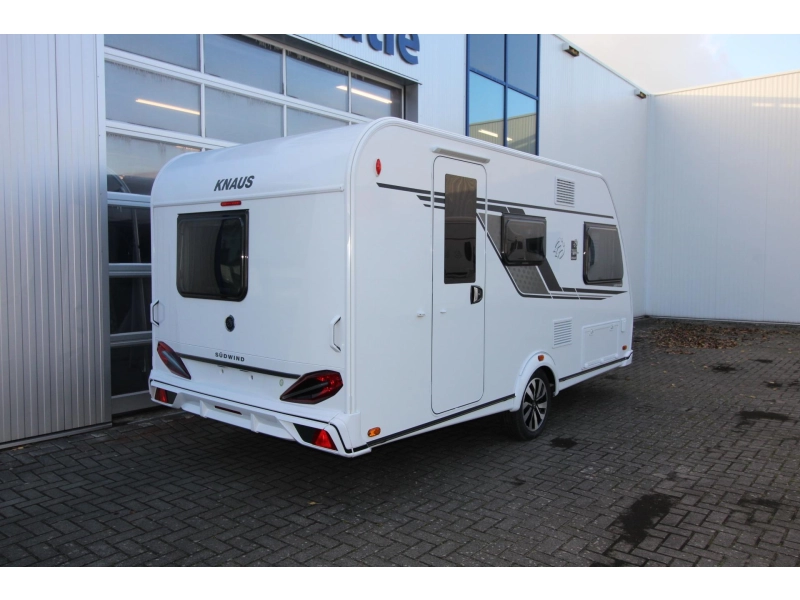 Knaus Sudwind Black Selection 420 QD Dwarsbed & Hoge koelkast! 