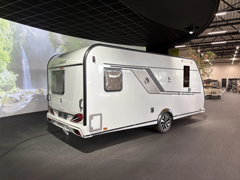 Knaus Sudwind Black Selection 500 PF kopkeuken / fransbed  foto: 3