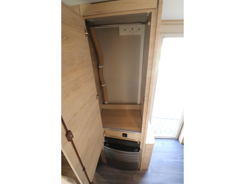 Weinsberg CaraOne Edition HOT 450 FU MODEL 2027 - 771 VLOER  foto: 15