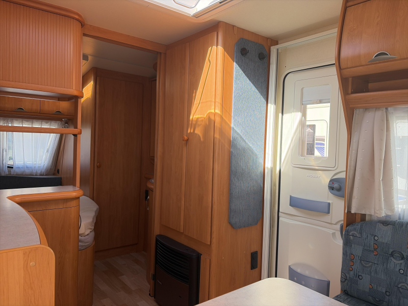 Hobby Excellent Easy 460 UFE Mover/Voortent/Fietsdr.  foto: 8