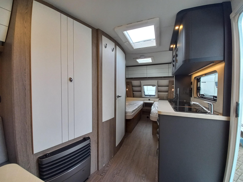 Hobby On Tour 460 DL 1500kg-bedverb-vloerverwa  foto: 5