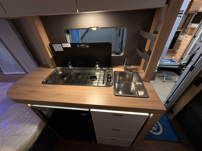 Knaus Sport 460 EU 1800 KG + Enkele Bedden  foto: 13