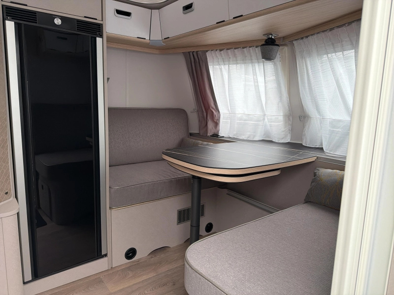 Eriba Touring 630 Urban Hampton Zilver  foto: 1