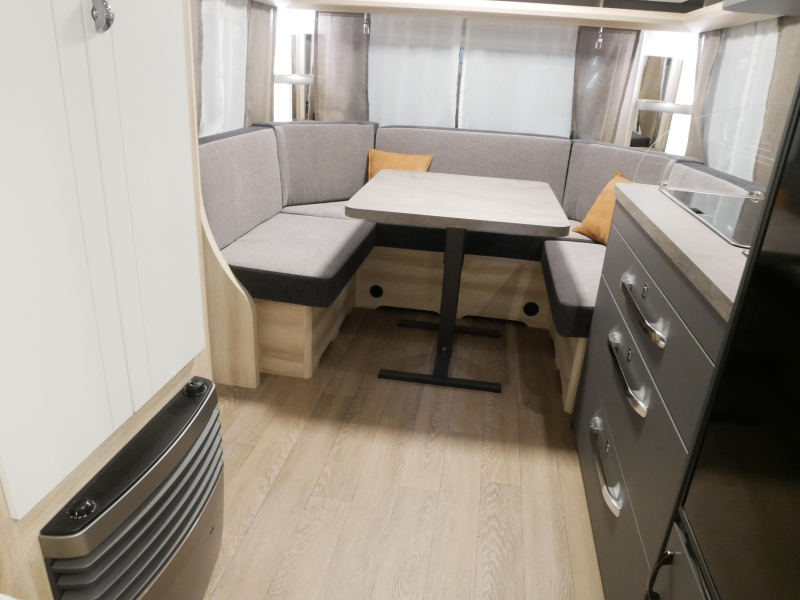 Hobby De Luxe 460 UFE Model 2027  foto: 12