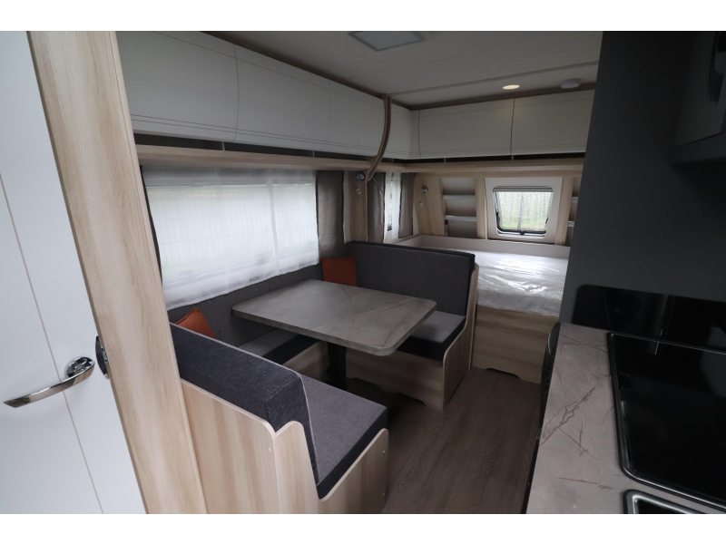 Hobby De Luxe 490 KMF €3500,- KORTING | 681  foto: 9