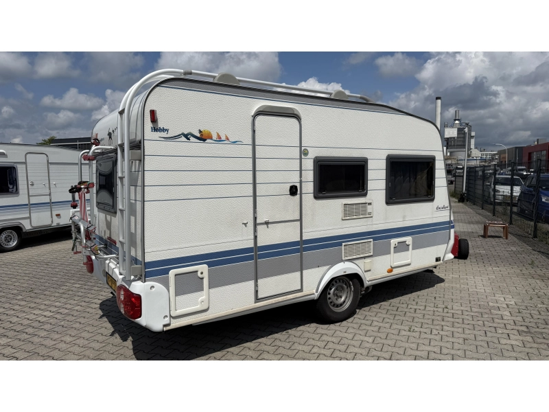 Hobby Excellent Easy 400 SF dwars bed treinzit toilet  foto: 11