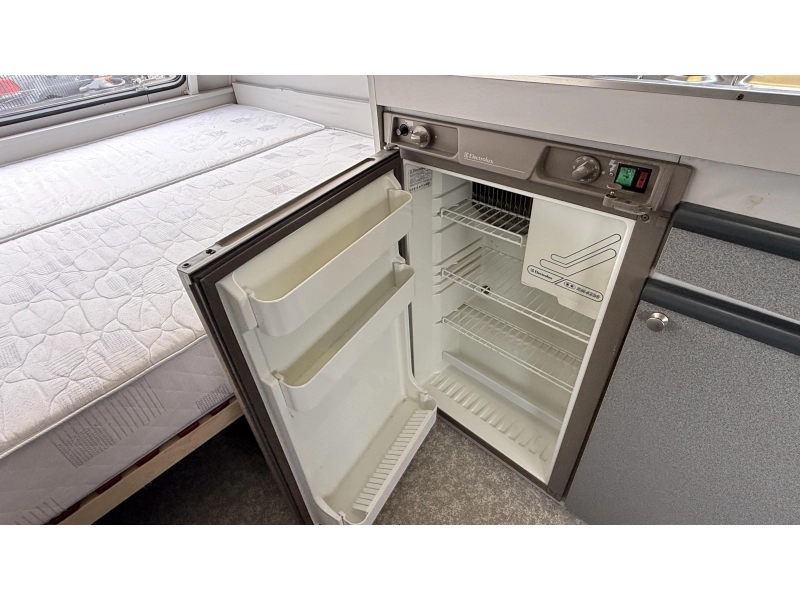 Beyerland Sprinter 430 TM treinzit vast bed toilet  foto: 8