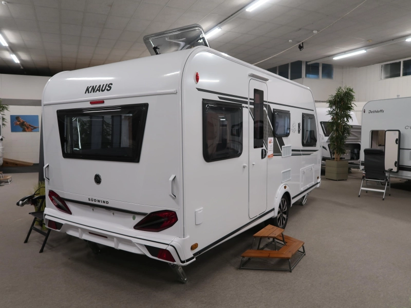 Knaus Sudwind Black Selection 460 EU ENKELE BEDDEN  foto: 21