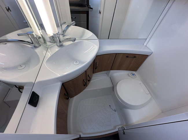 Hobby De Luxe 495 UL IC Silverline foto: 9