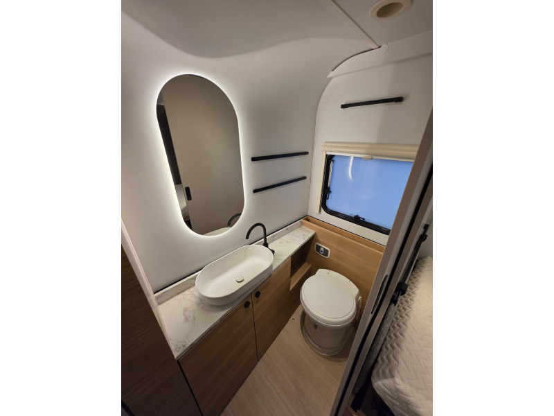 Adria Adora 572 UT Alde verwarming  foto: 13