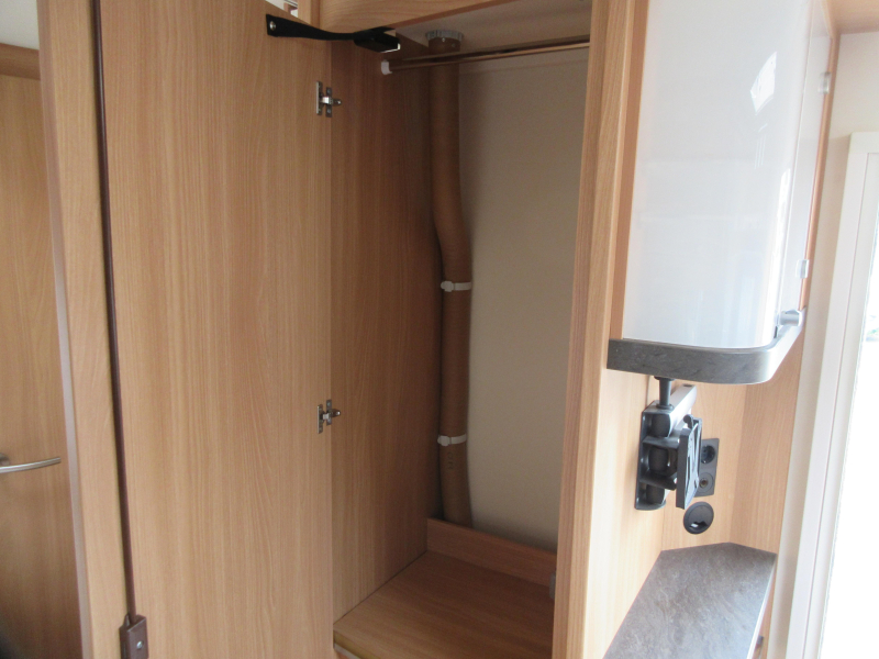 Knaus Sudwind 450 FU NETJES EN MET MOVER  foto: 14