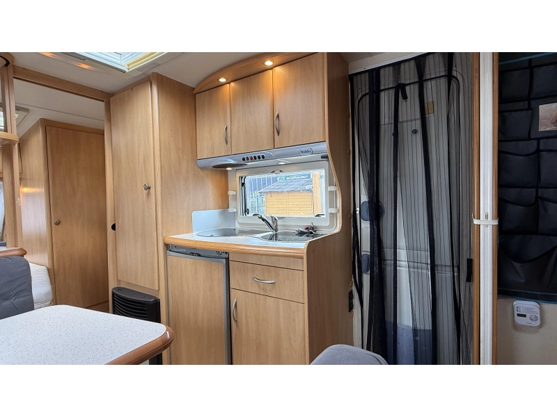 Hobby De luxe Easy 500 KMFE stapelbed zit frans bed 