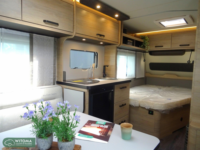 Weinsberg CaraOne Edition HOT 450 FU Frans bed 