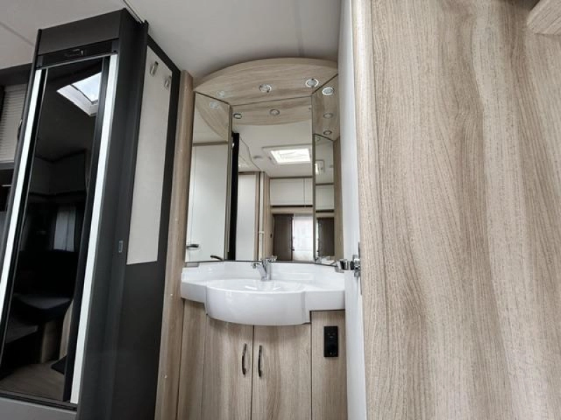 Hobby De Luxe 460 UFE Nieuw 2026  foto: 10