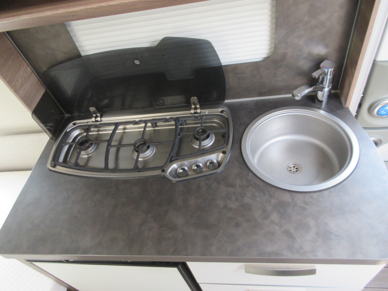 Knaus Sport Silver Selection 460 EU MET MOVER EN VASTE LUIFEL  foto: 13