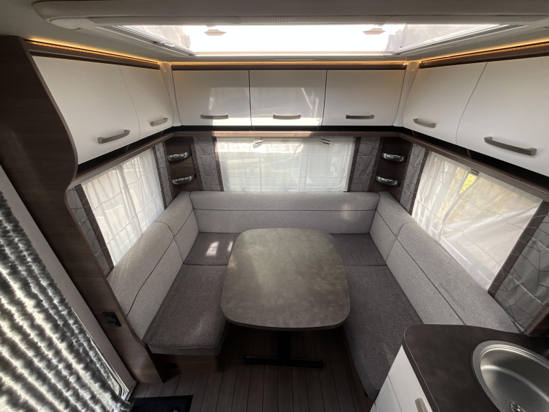 Knaus Sport Silver Selection 450 FU VOORTENT-LUIFEL-NETJES 