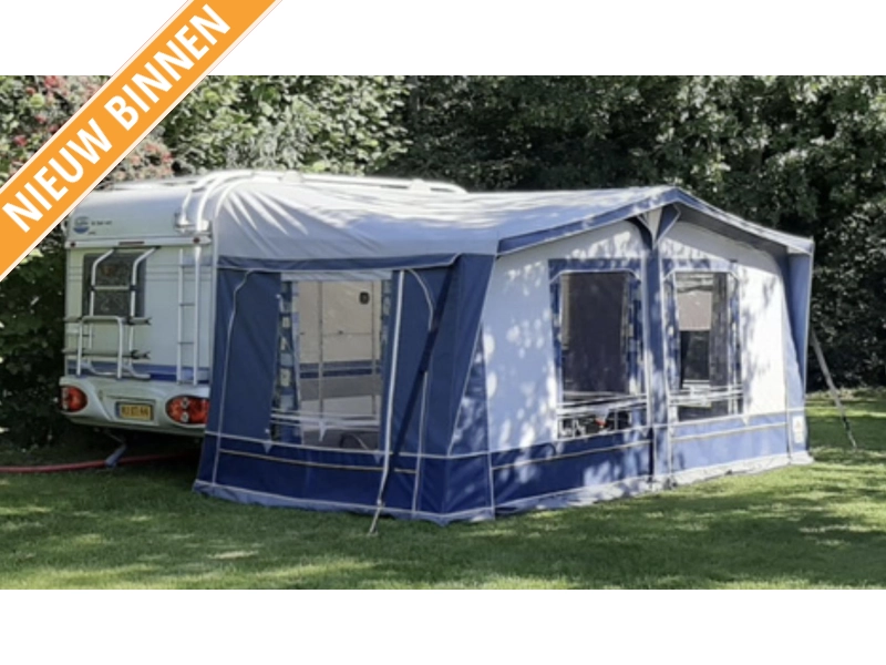 Hobby De luxe Easy 400 SF treinzit vast bed toilet  hoofdfoto: 1