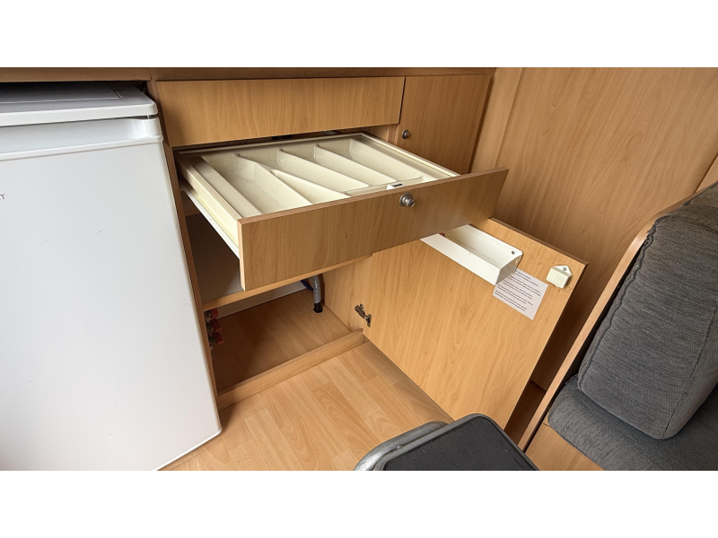 Beyerland Vitesse 460 MD eindkeuken zit vast bed  foto: 5