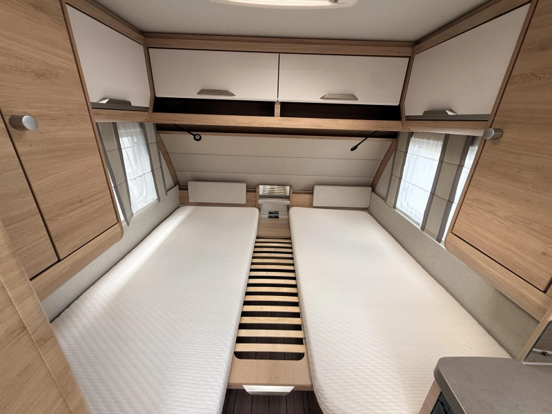 Knaus Sudwind 60 Years 460 EU Enkele bedden MoverLuifel  foto: 10