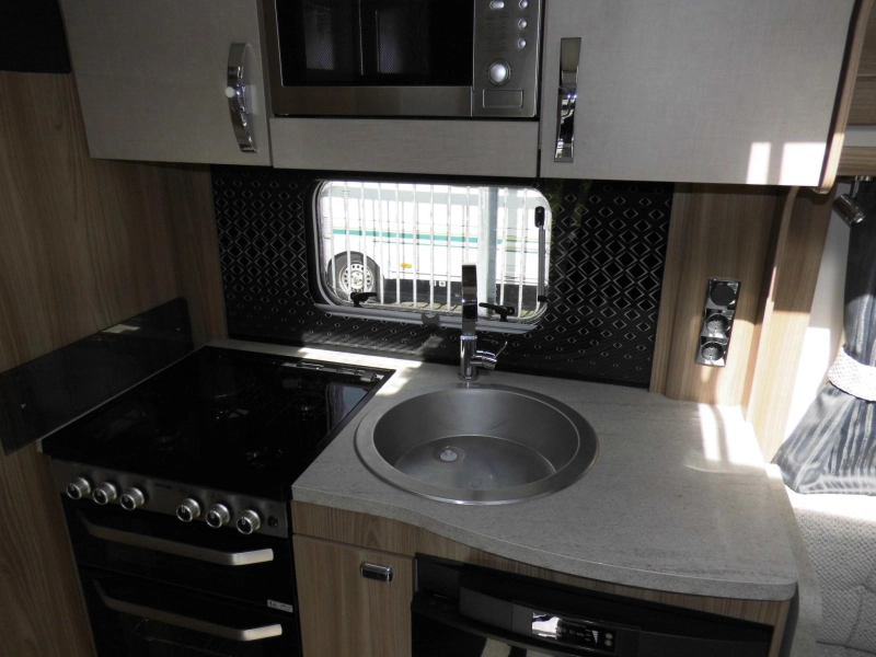Sprite Cruzer 520 SR Mover, Airco en luifel  foto: 3