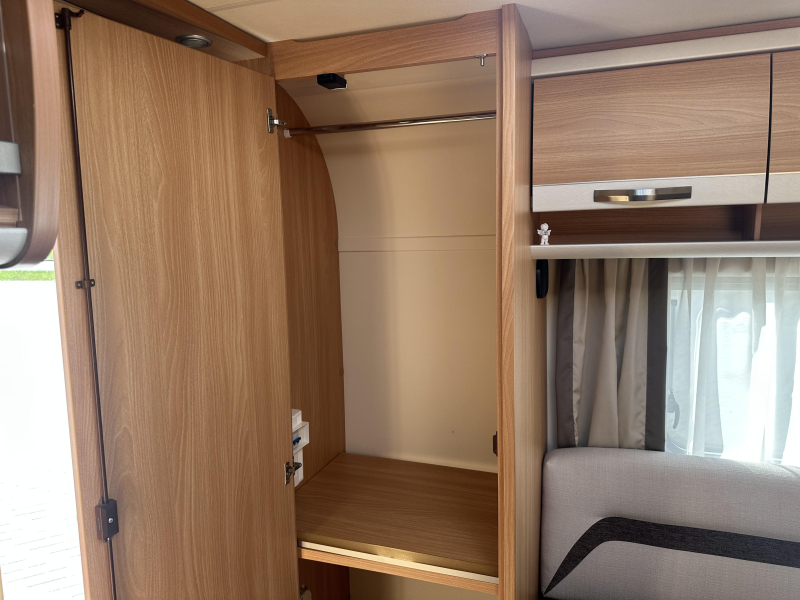 Knaus Sudwind Silver Selection 420 QD luifel - fietsdrager  foto: 12