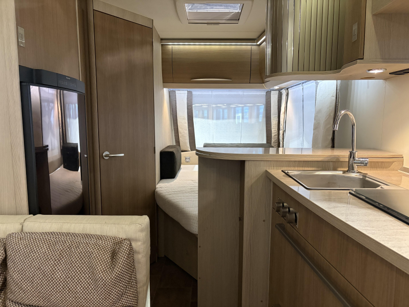 Bürstner Averso 450 TS mover - luifel - voortent  foto: 17