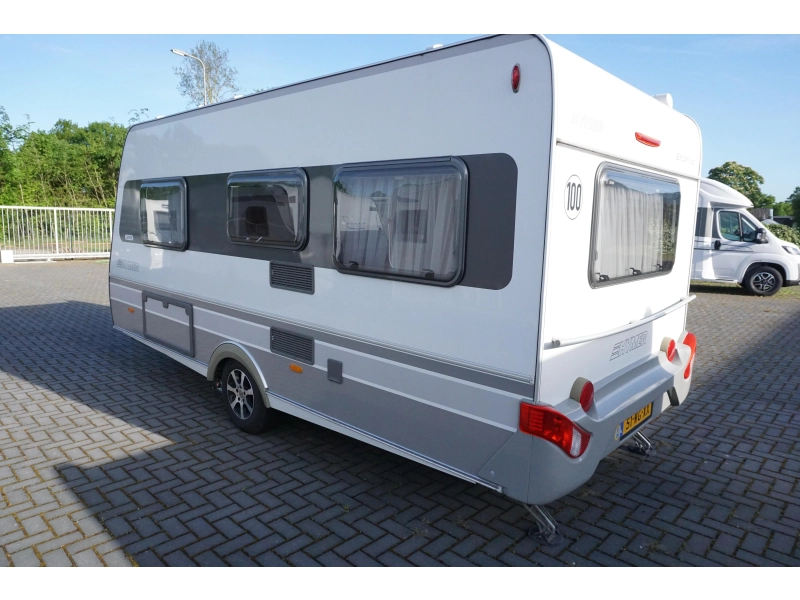 Eriba Sporting Jive 465 Frans bed - mover -luifel  foto: 2