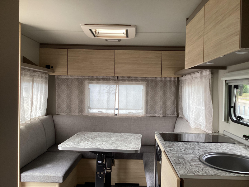 Weinsberg CaraCito 450 FU E-Power/ airco  foto: 13