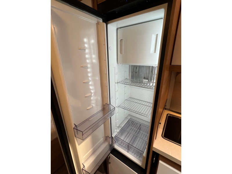 Hobby De Luxe 490 KMF voortent stapelbed fiets  foto: 14