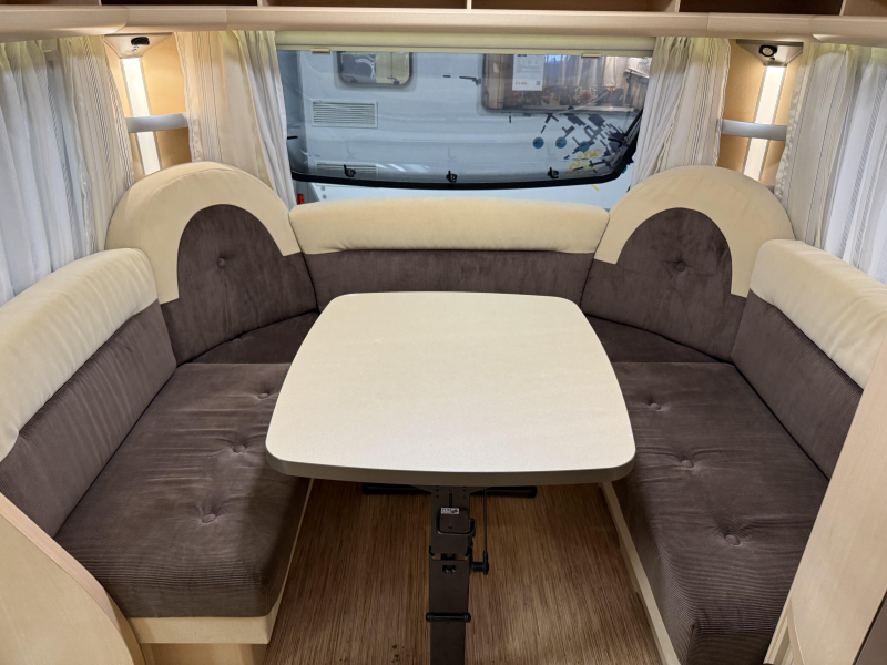 Hobby La Vita Bionda 495 UL 2 BEDDEN MOVER LUIFEL TOP  foto: 6