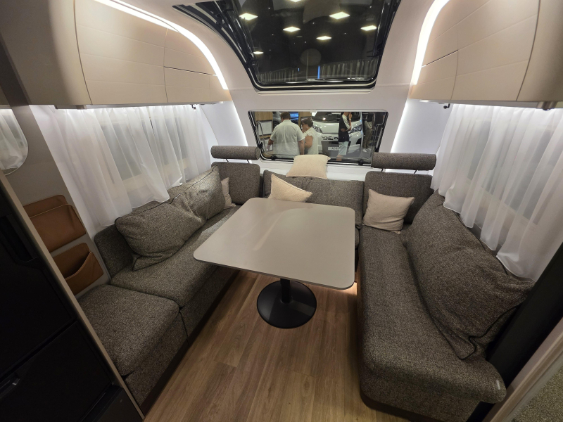 Adria Alpina 583 UL  foto: 3