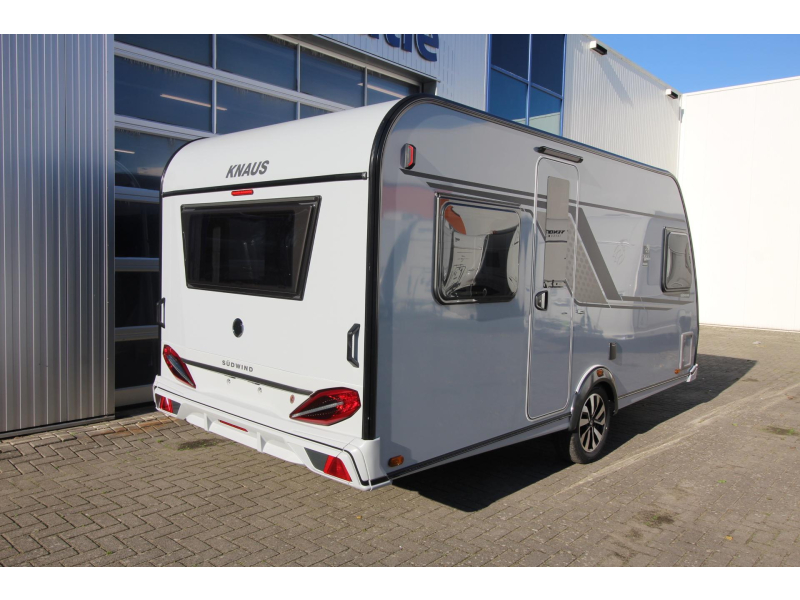 Knaus Sudwind Black Selection 450 FU Modeljaar 2027  foto: 2