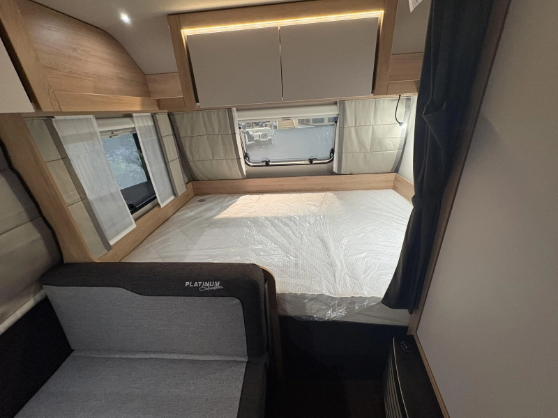 Knaus Sport Platinum 500 QDK stapelbed / dwarsbed  foto: 16