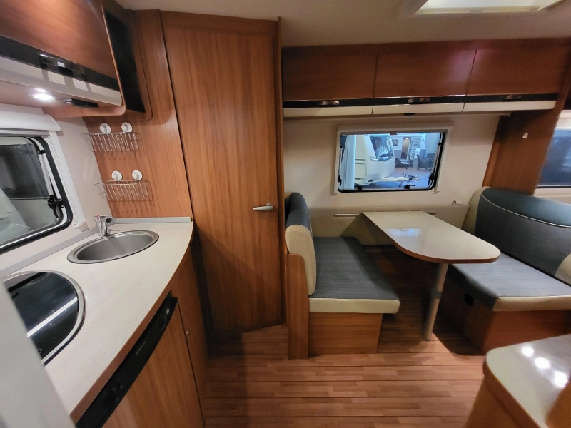 Weinsberg CaraOne 420 QD met Unico Verona  foto: 5