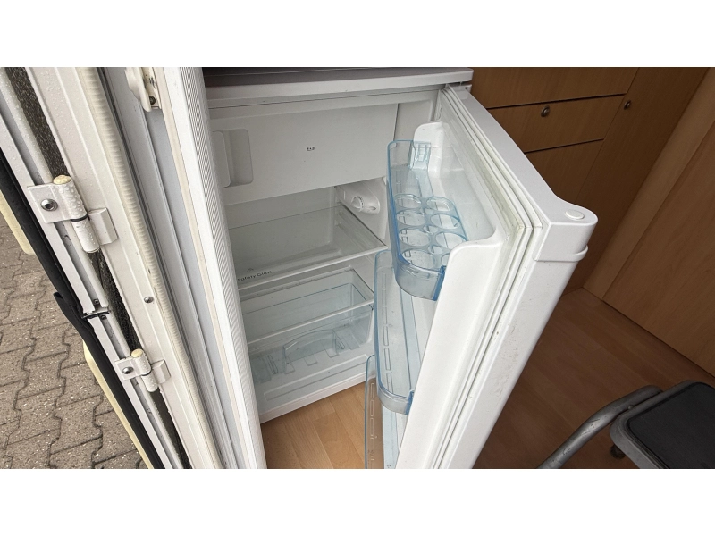 Beyerland Vitesse 460 MD eindkeuken zit vast bed  foto: 4