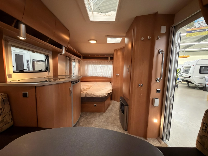 Kip Sky line Special 47 TDB +voortent+mover+luifel  foto: 7