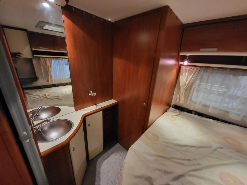 Chateau Calista 450 FHU mover, voortent  foto: 5