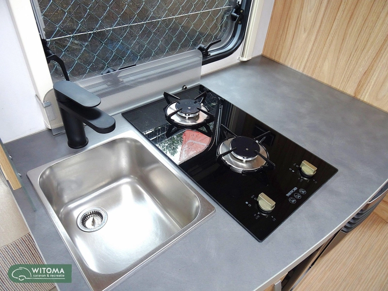 Eriba Nova Light 470 mover vloerverwarming ETC  foto: 7