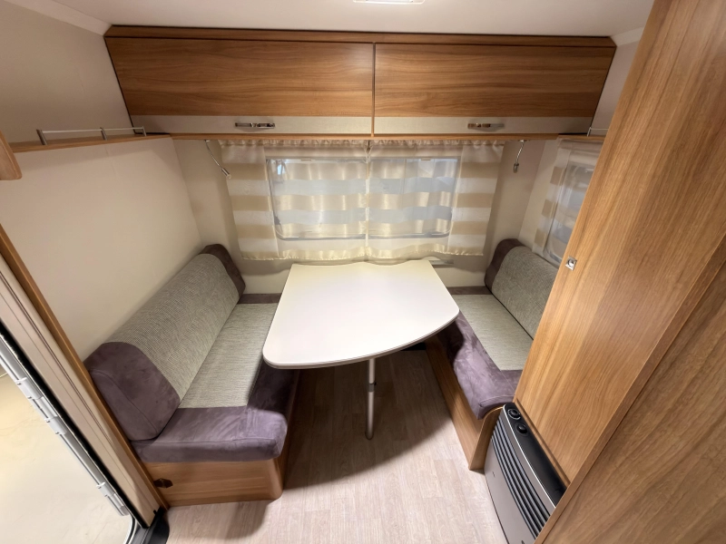 Caravelair Antares Style 450 Luifel+mover+voortent  foto: 5
