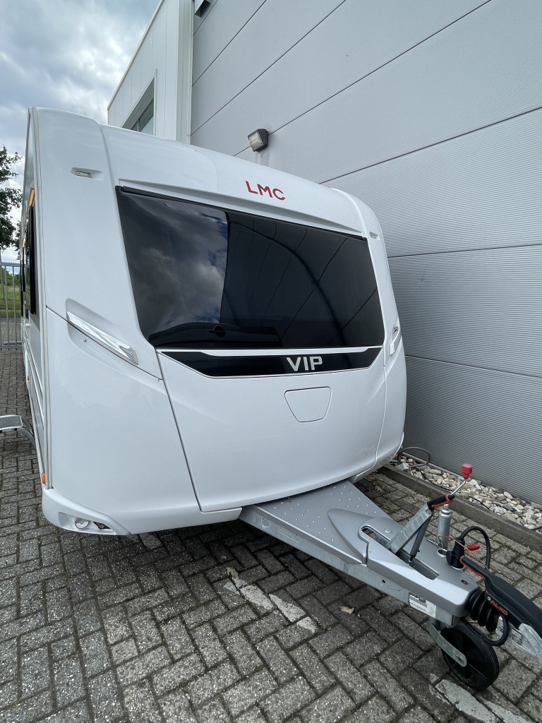LMC Caravans Exquisite 685 VIP QUEENSBED + RONDZIT TANDEMASSER 2025 ! foto: 8