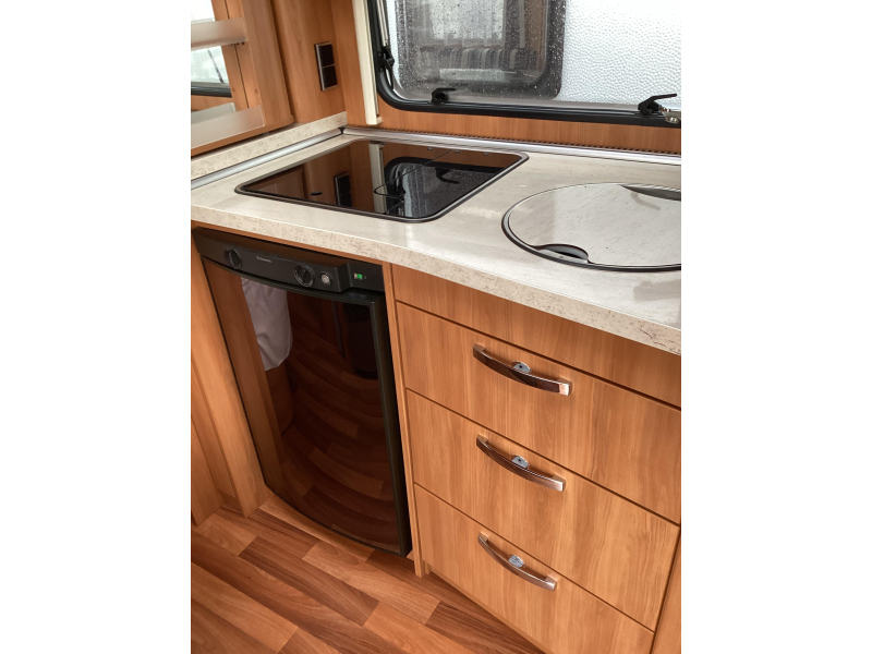 Eriba Nova Luxus Line 465 Mover/ cassete luifel  foto: 11