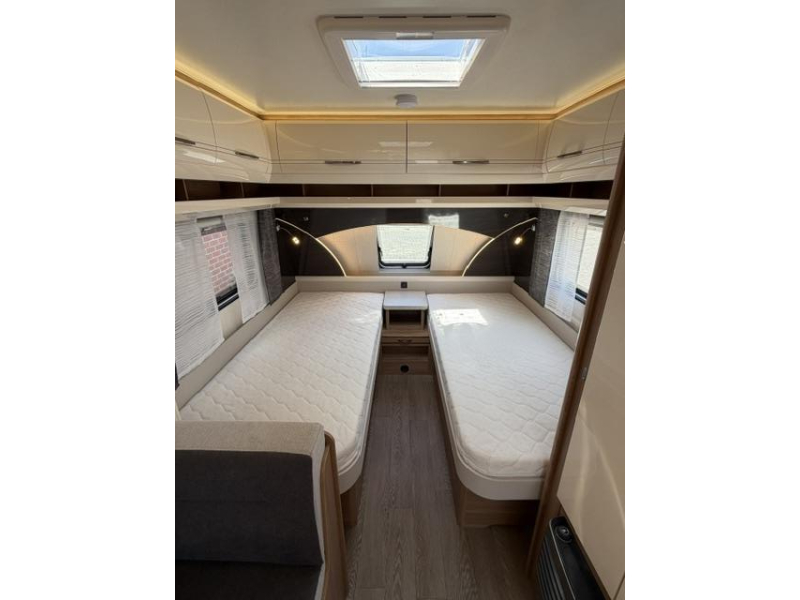 Hobby Excellent 460 SL Incl. Mover en Luifel  foto: 14