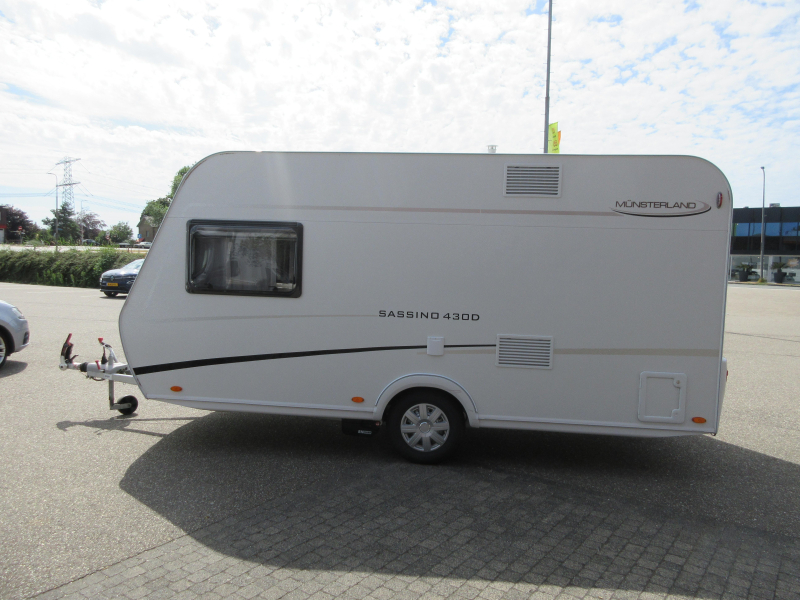 LMC Sassino 430 D ZEER NETJES MET VOORTENT  foto: 17