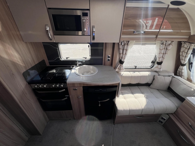 Sprite Cruzer 520 SR Mover Zakluifel Queensbed  foto: 6