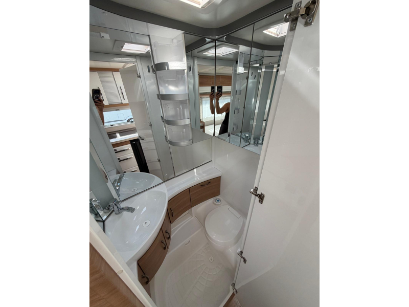 Hobby De Luxe 460 LU In NIEUWSTAAT!  foto: 12