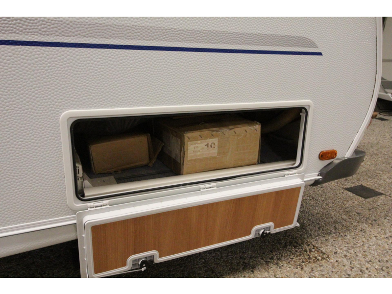 Knaus Sport Special 420 QD Voortent, Fietsenrek, LMV  foto: 20