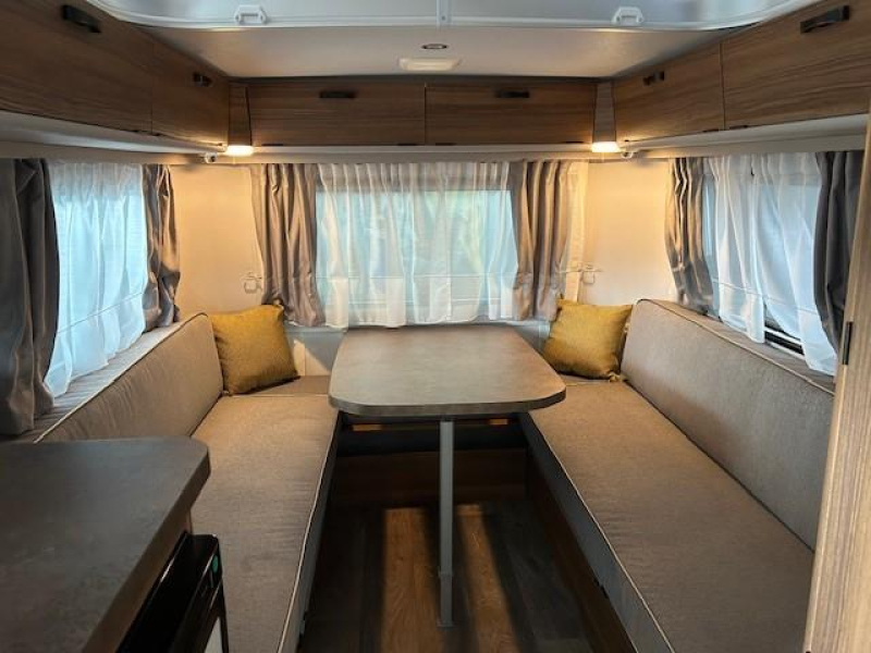 Eriba Touring 420  foto: 2