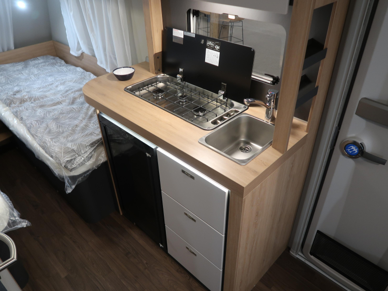 Knaus Sport 460 EU ENKELE BEDDEN / RUIME ZIT  foto: 10