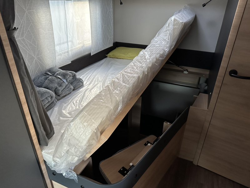 Knaus L!ve Wave 650 MF AUTOMAAT + HEFBED  foto: 11