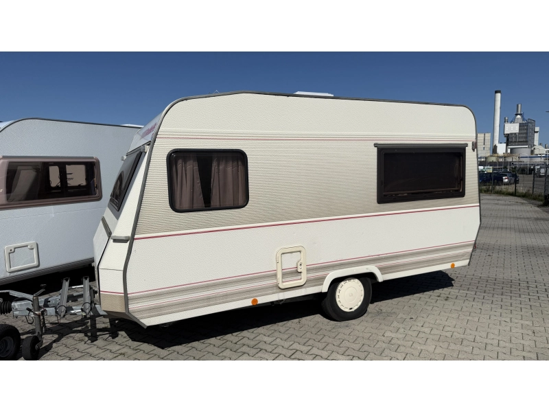 Dethleffs Camper 440 T treinzit vast bed toilet  foto: 14